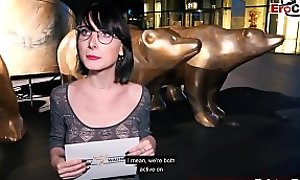 Deutsche Studentin abschleppen bei EroCom Date in Berlin öffentliches Casting