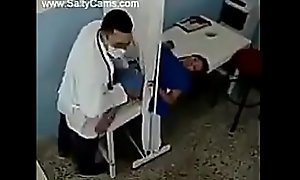 Ginecologista comendo a paciente para uma análise mais precisa. Video completo == movie  porn movie is.gd/dJx4Eg