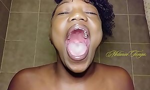 YIEtonguefetishvidss TongueFetish model MelaninTongue showing how wide her mouth stretches open