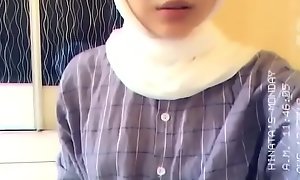 Mahasiswi hijab pamer toket gede