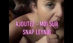 Une beurette franco algérienne se fait baiser la bouche en vidéo