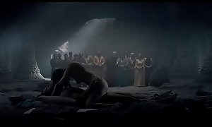 Anya Chalotra and Royce Pierreson weird sex scene in The Witcher S01E03