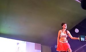 कलकत्ता में भोजपुरी के सबसे हिट गाने पर हॉट डांस की