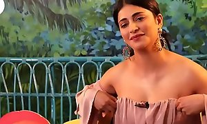 Shruti Hassan Oops Moment Big Cleavage