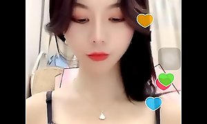 Anyone know her name pls？