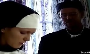 Auch Nonnen brauchen mal einen Schwanz im Kloster