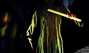 glowstick experiment with Areana fox behind the scenes