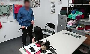 Big ass thief Aliza Haze banged by mall cop Tommy Gunn